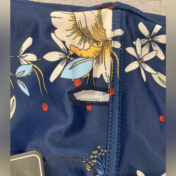 ZAFUL Floral Bandeau Bikini Set 8 - Picture 5 of 10